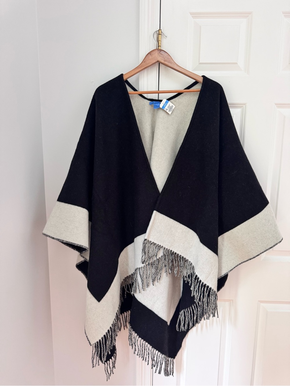 NWT Wool Cashmere J. McLaughlin Black & Cream Fringed Open Poncho
